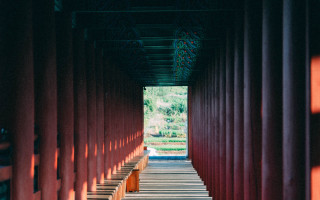 Red walkway benches valley symmetric - both side of it free wallpaper