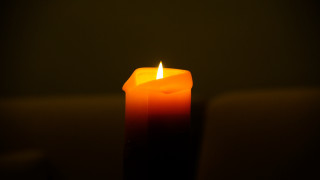 Candle lit dark shadow still - free light wallpaper