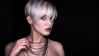 Woman necklace bangs blueeyes earrings - a necklace and a necklace free wallpaper