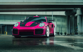 Pink sports car rainy day - matte finish free wallpaper