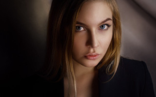 Woman blueeyes blackjacket portrait curtain - a black jacket free wallpaper