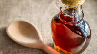 Spoon syrup tablecloth food photography - a spoon free wallpaper