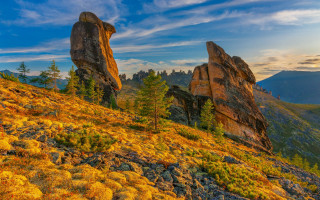 Rocky mountain trees clouds autumn - beautiful landscape free wallpaper