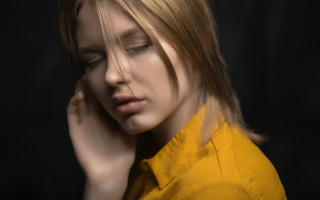 Woman hand head eyes closed - andor basch free wallpaper