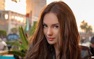 Elina karimova city portrait blurry - profile picture free wallpaper