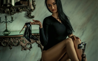 Woman black dress shoes mirror - carla wyzgala free wallpaper
