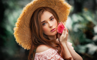 Woman hat flower serious photorealistic - elina karimova free wallpaper