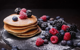 Pancakes berries powdered sugar food - sugar free wallpaper