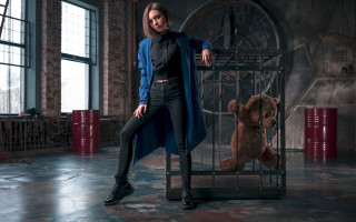 Anna hotchkis teddy bear cage - transgressive free wallpaper