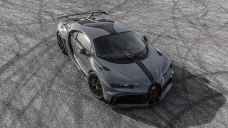 Grey sports car black stripe - a black stripe free wallpaper