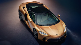 Gold sports car ai mitsu - a spotlight free wallpaper