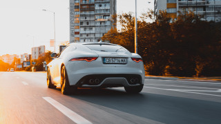 White sports car city street 2 - a city street free wallpaper