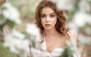 Woman long hair blue eyes 17 - blue eye free wallpaper