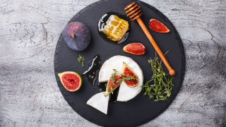 Cheese figs honeycomb stilllife food - bourgeoi free wallpaper
