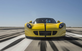 Yellow sports car track sky - the car free wallpaper