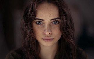 Elina karimova freckled hair blue 3 - look free wallpaper for desktop
