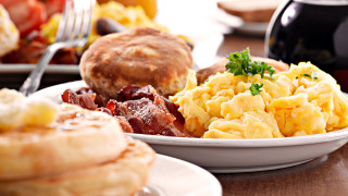 Food plate fork knife teapot - a plate of food free wallpaper