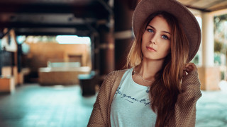 Eszter mattioni portrait hat white - a wooden floor free wallpaper