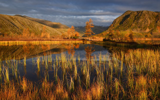 Lake mountains trees cloudy sky 4 - mountain and trees free wallpaper