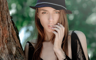 Woman hat smoking woods black 2 - the wood free wallpaper for desktop