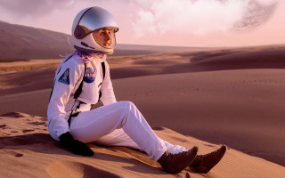 Desert man white suit helmet - eve ryder free wallpaper