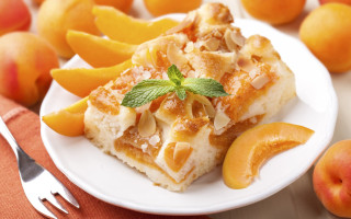 Peach dessert plate fork napkin - food photography free wallpaper