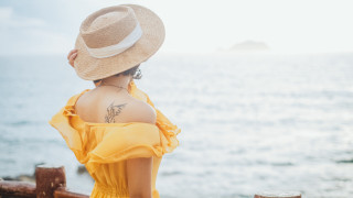 Woman yellow dress hat ocean 3 - a pier free wallpaper