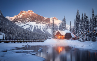 Cabin snow trees mountains lake - the mountain free wallpaper