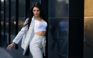 Elina karimova fashion photoshoot white - a woman leaning against a wall free wallpaper