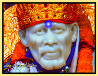 Statue man crown red hat - a statue of a man free wallpaper