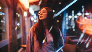 Woman hologram window bokeh glasses - bokeh free wallpaper