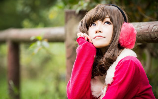 Woman red sweater pink hat - a red sweater free wallpaper