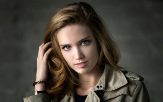 Woman blueeyes trenchcoat portrait jewelry - a picture free wallpaper