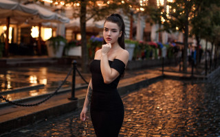Woman black dress night street - her shoulder free wallpaper