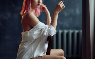 Pink hair serious woman cigarette - studio portrait free wallpaper