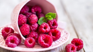 Raspberries mint food berry flower - a white tablecloth free wallpaper