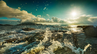 Sunlight ocean rocks waves beach - the rock free wallpaper