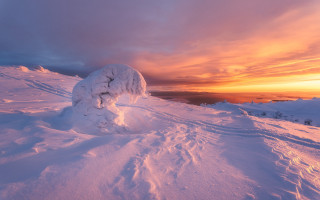 Snow mountain sunset clouds abstract - a sunset in the background free wallpaper