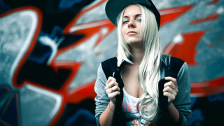 Blonde woman hat backpack portrait - anna hotchkis free wallpaper for desktop