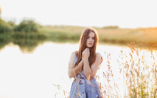 Woman lake portrait blurry sunset - impressionist free wallpaper