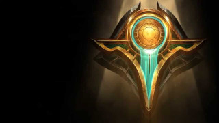 Stylized cross glowing halo center - dom qwek free wallpaper