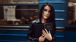 Woman holding book subway gothic - anka zhuravleva free wallpaper