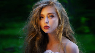 Blonde long hair white dress - the wind free wallpaper