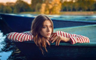 Woman boat lake trees portrait - portrait photography free wallpaper
