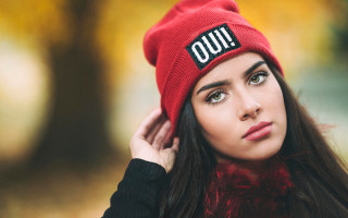 Woman red beanie ouu photorealistic - camille souter free wallpaper