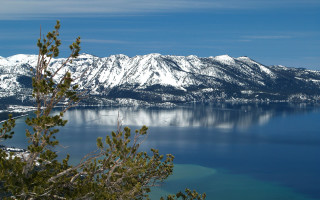 Lake mountains snow ufhd scenery - a view of a lake and mountains free wallpaper