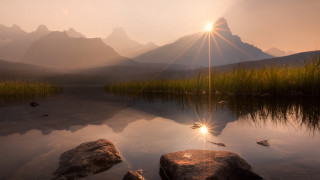 Lake mountain sunburst light rays - a few rock free wallpaper for desktop
