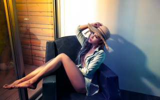 Woman sitting bronze sculpture fashion - choi buk free wallpaper for desktop