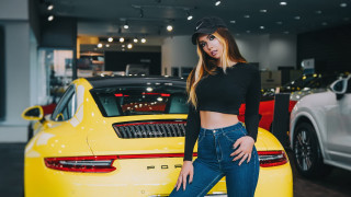 Woman yellowcar showroom hat blonde - private press free wallpaper