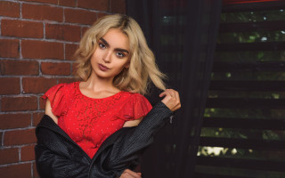 Woman red top hands hips - barbizon school free wallpaper